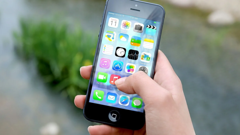 Guide to Un-jailbreak Your iPhone With the Checkra1n App
